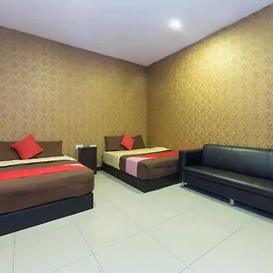 Hotel Night Queen, Sepang